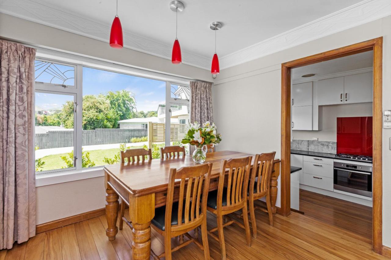 Live Large In The Village Havelock North Esterno foto