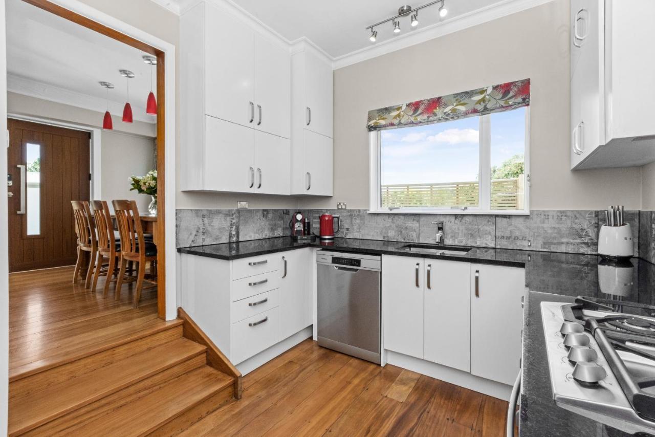 Live Large In The Village Havelock North Esterno foto