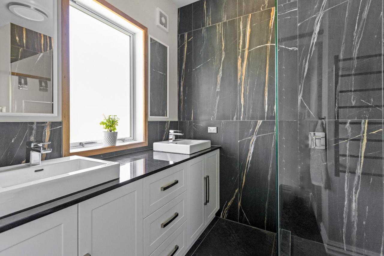 Live Large In The Village Havelock North Esterno foto